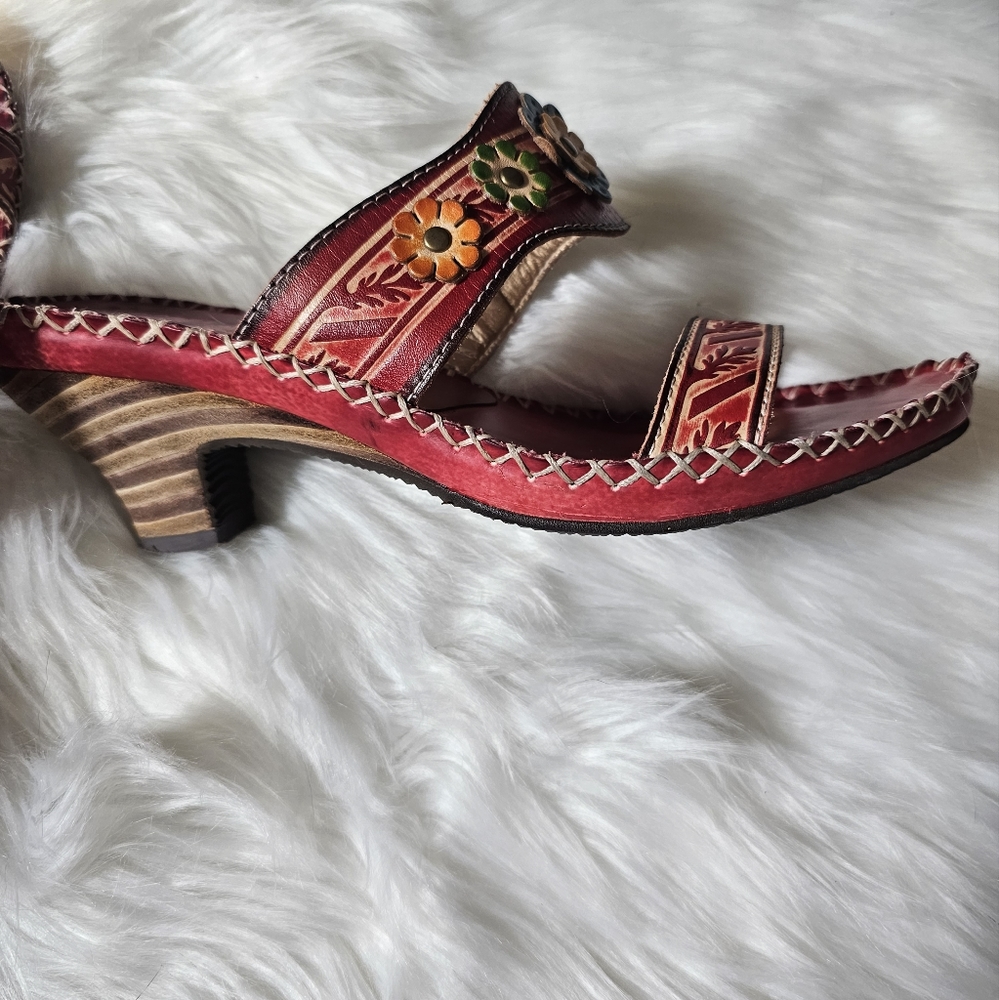 Spring Step Floral Sandals - Picture 10 of 14
